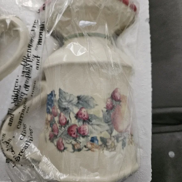 New Vintage Avon Mugs,  Apple Series Sweet Country Harvest Ceramic Pedestal Mugs - Picture 6 of 6